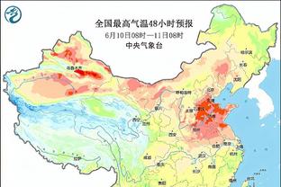 无大碍！王大雷主动示意主裁马宁自己受伤，马宁吹停比赛